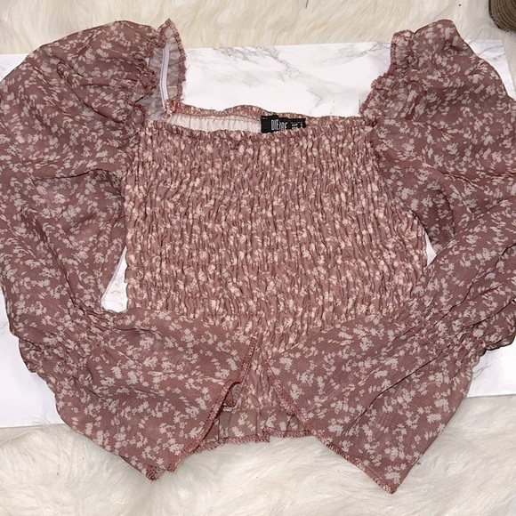 Die & More size small dusty rose floral smocked boho top - Picture 3 of 7